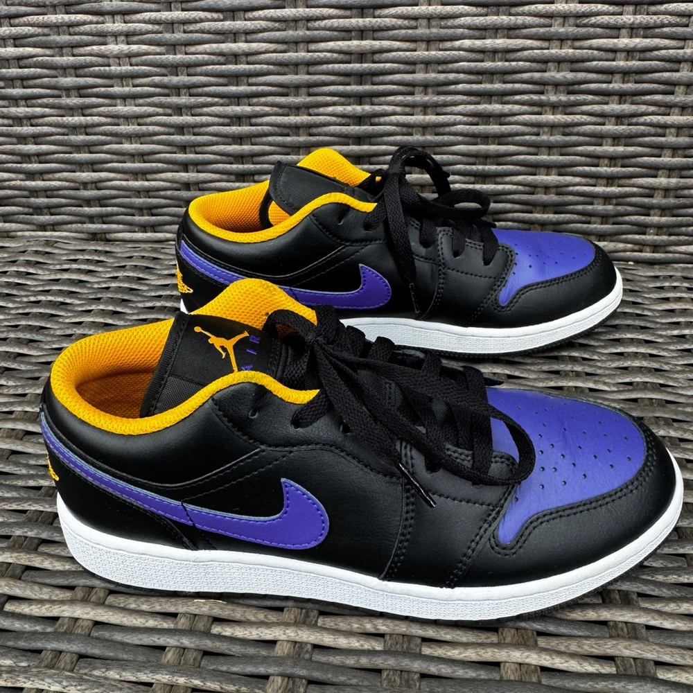 Boys Air Jordan 1 Low Dark Concord Lakers GS 6.5Y